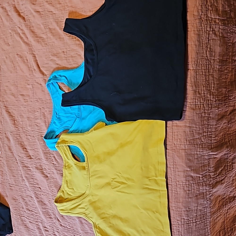 3 crop tops